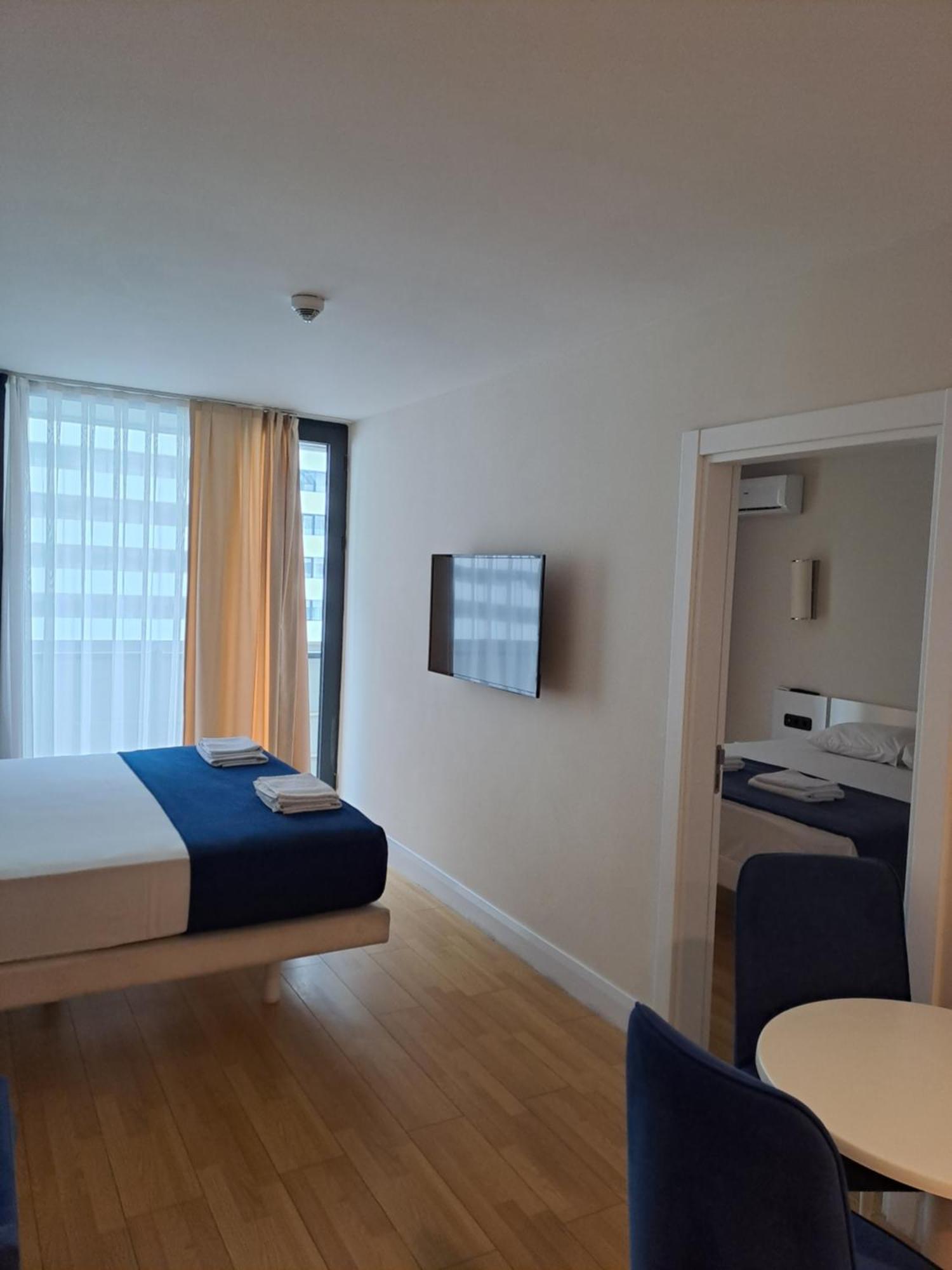 Lux Apart Hotel 555 Batumi Room photo